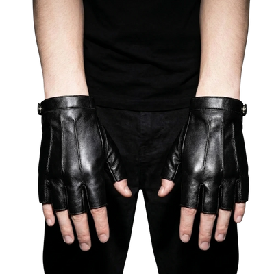 Schwarze Techno Rave Fingerless Gloves an männlichen Händen, ideal für Festivals und Clubs.