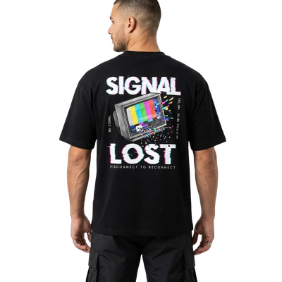 Schwarzes Signal Lost Oversize T-Shirt mit Retro-TV-Glitch-Print, Rückansicht am Model