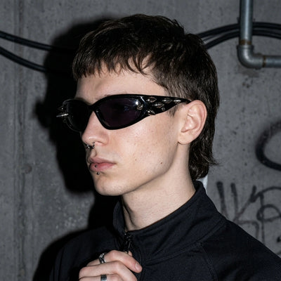 Spiked Techno Brille - Ganzkörper-Aufnahme | Techno Essentials