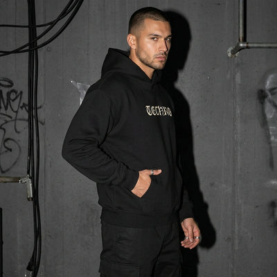 Techno Vibe Oversize Hoodie - Ganzkörper-Aufnahme | Techno Essentials