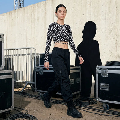 Zebra Rhythm Longsleeve, Laufpose, Outdoor-Festival, Techno-Mode
